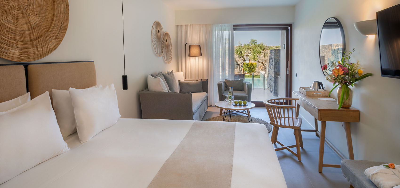 JUNIOR SUITE PRIVATE POOL & GARDEN VIEW