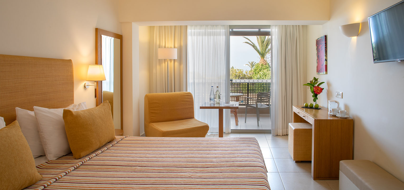 DOUBLE ROOM GARDEN OR SEA VIEW