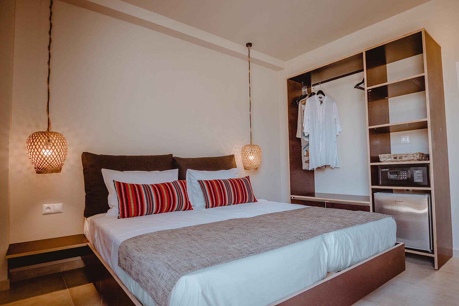DOUBLE ROOM