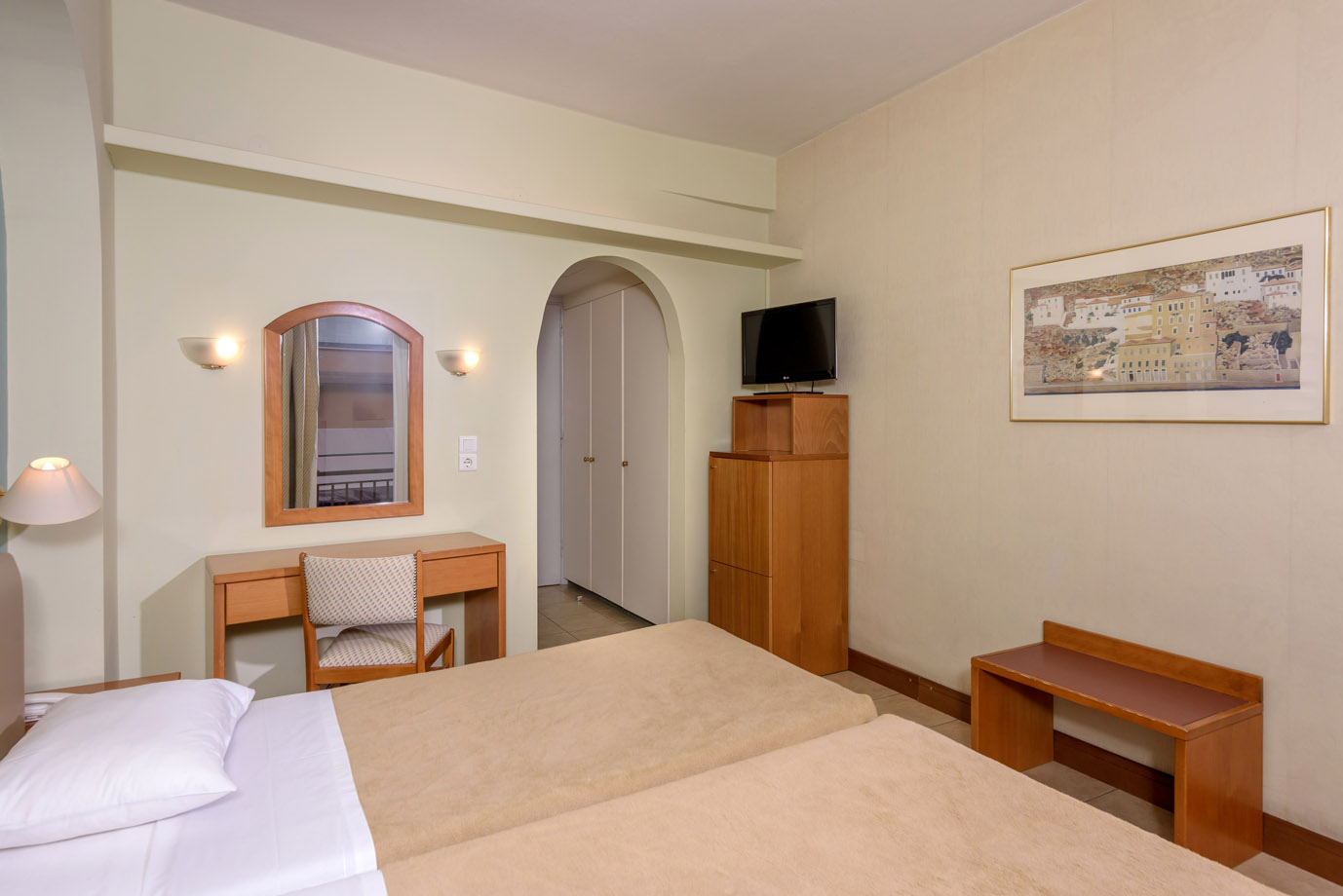 DOUBLE ROOM