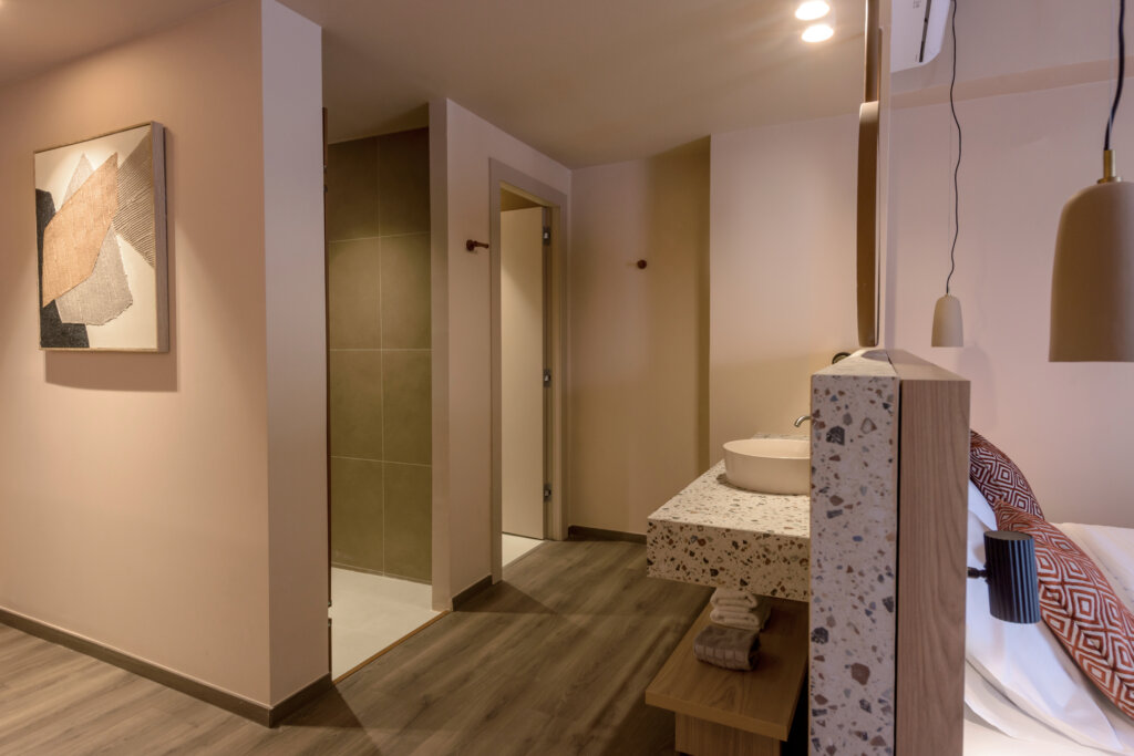 JUNIOR SUITE 