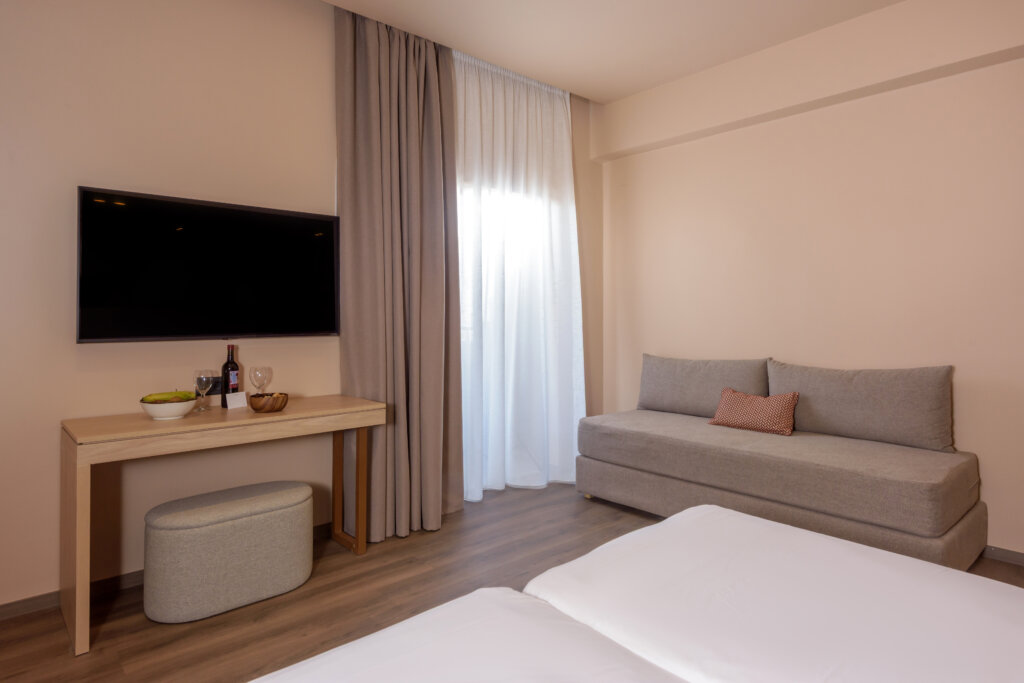 JUNIOR SUITE 