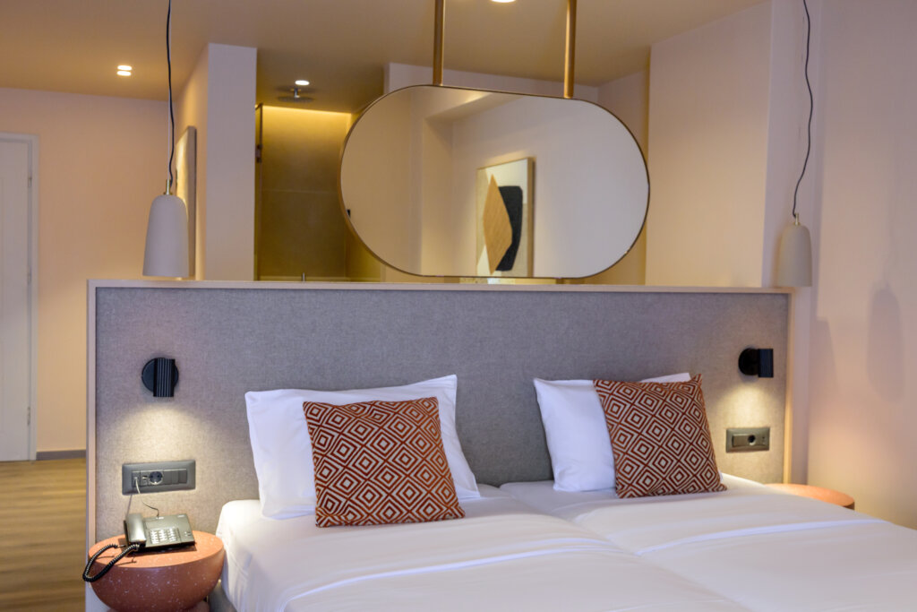 JUNIOR SUITE 