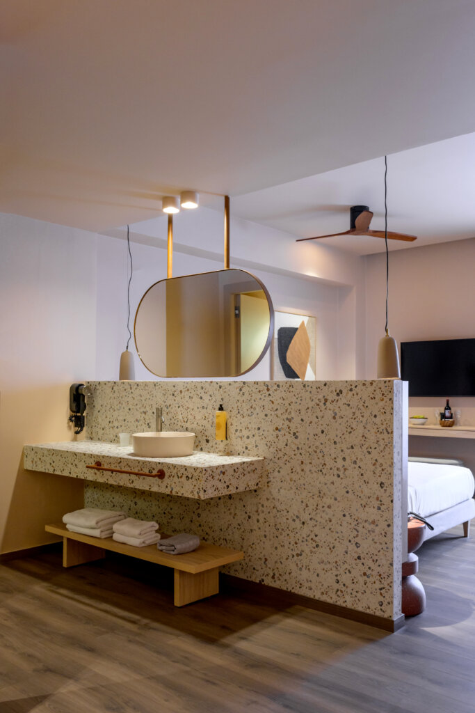 JUNIOR SUITE 