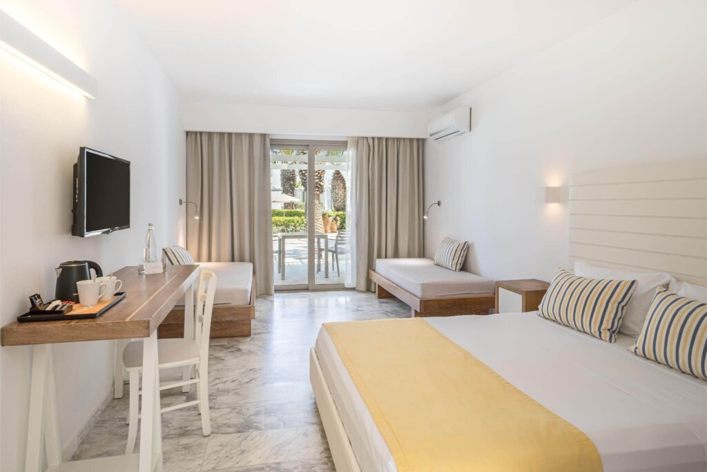 BUNGALOW GARDEN OR POOL VIEW