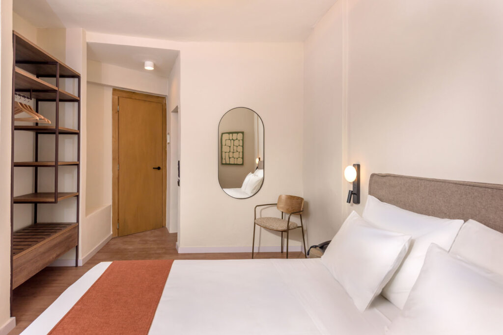 SUPERIOR DOUBLE PRIVATE POOL