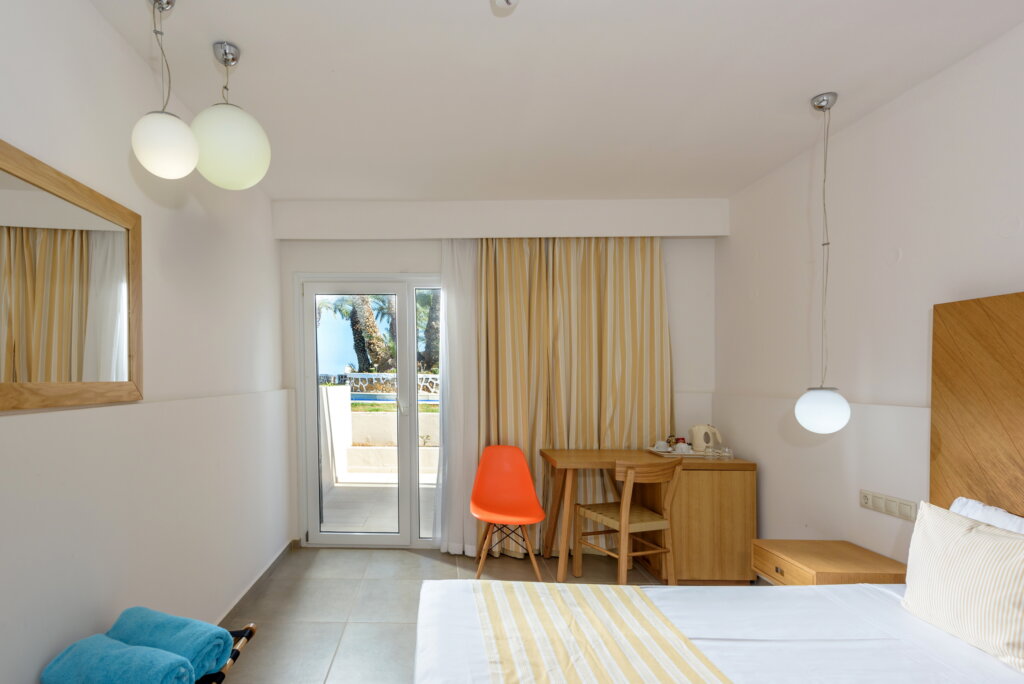 DOUBLE ROOM POOL VIEW