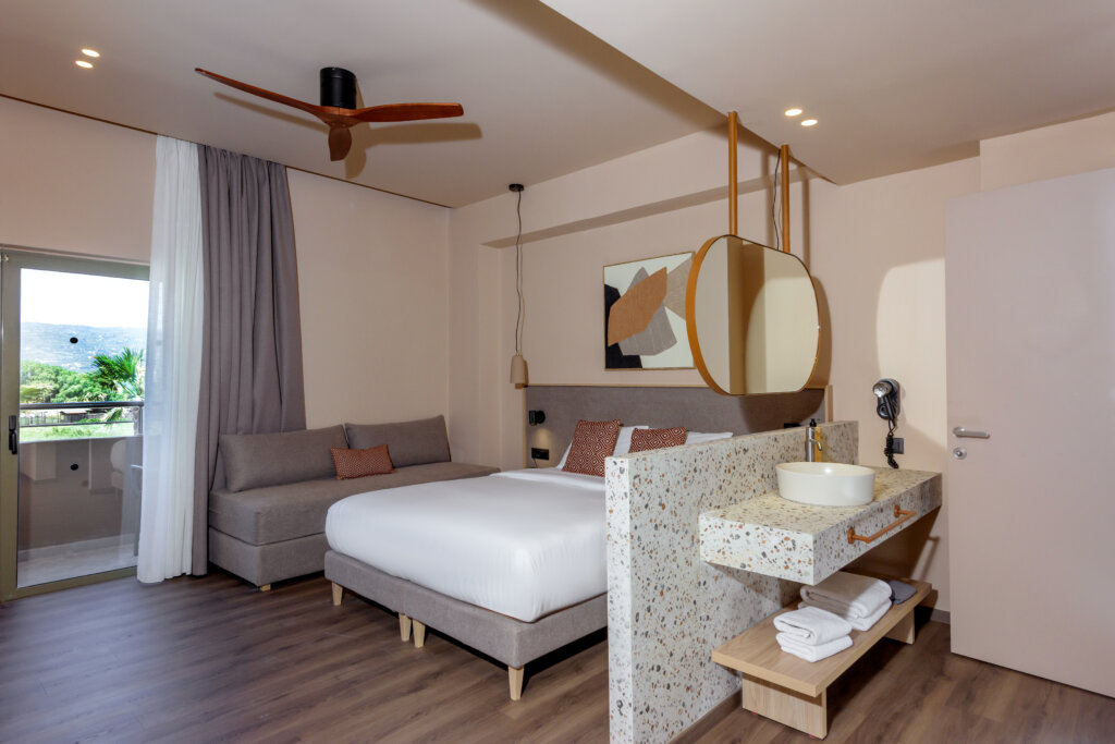 JUNIOR SUITE SIDE SEA VIEW 