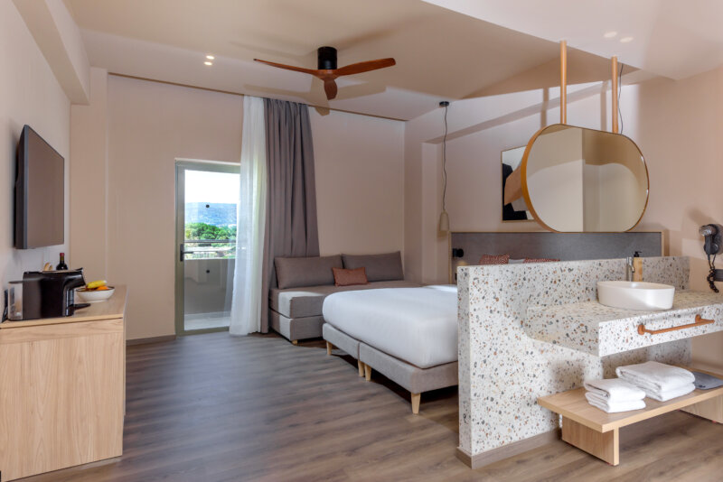 JUNIOR SUITE SIDE SEA VIEW 