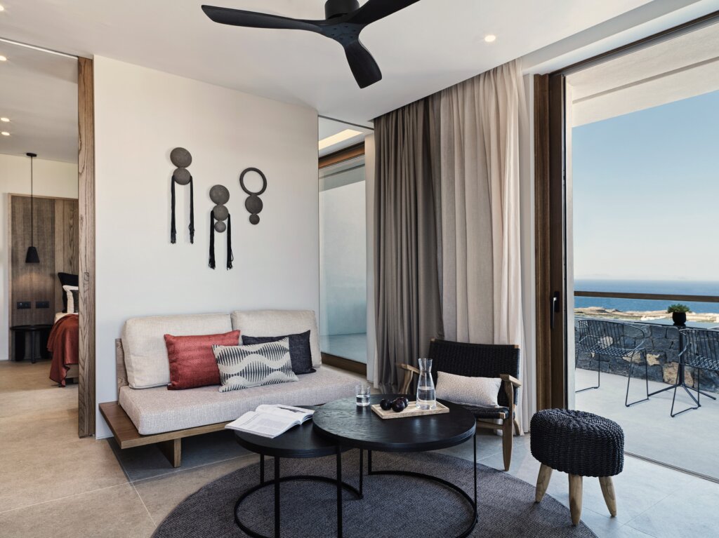 LAVA SUITE SEA VIEW WITH JACUZZI