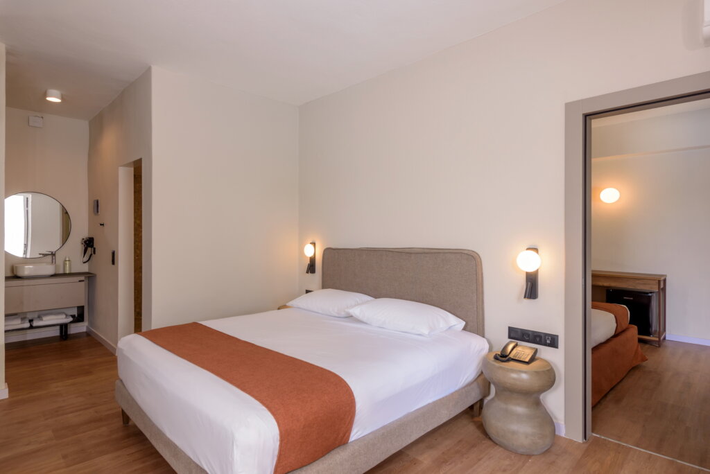 SUPERIOR FAMILY ROOM 2 BEDROOM