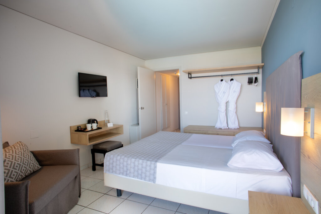 SUPERIOR ROOM GARDEN VIEW