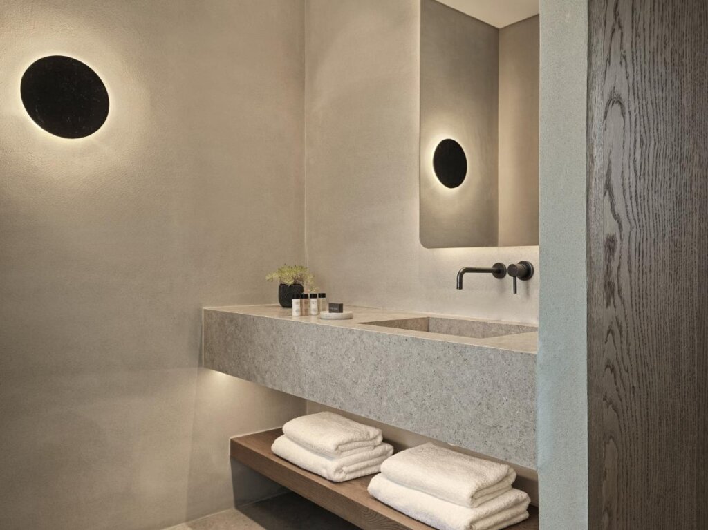 KING ROOM RESORT VIEW