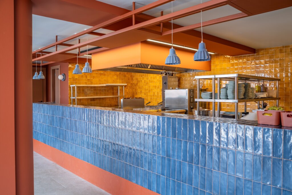 BLUE BAR / SNACK 