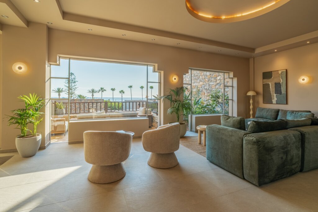 RECEPTION & LOBBY