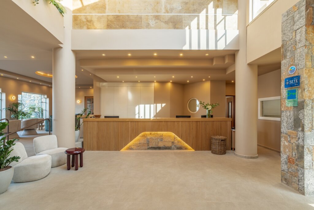 RECEPTION & LOBBY