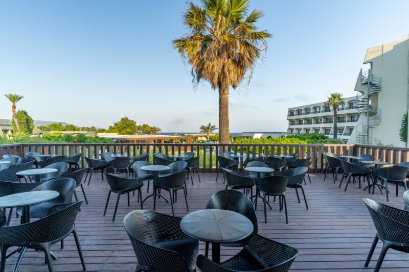 Dining & Bars
