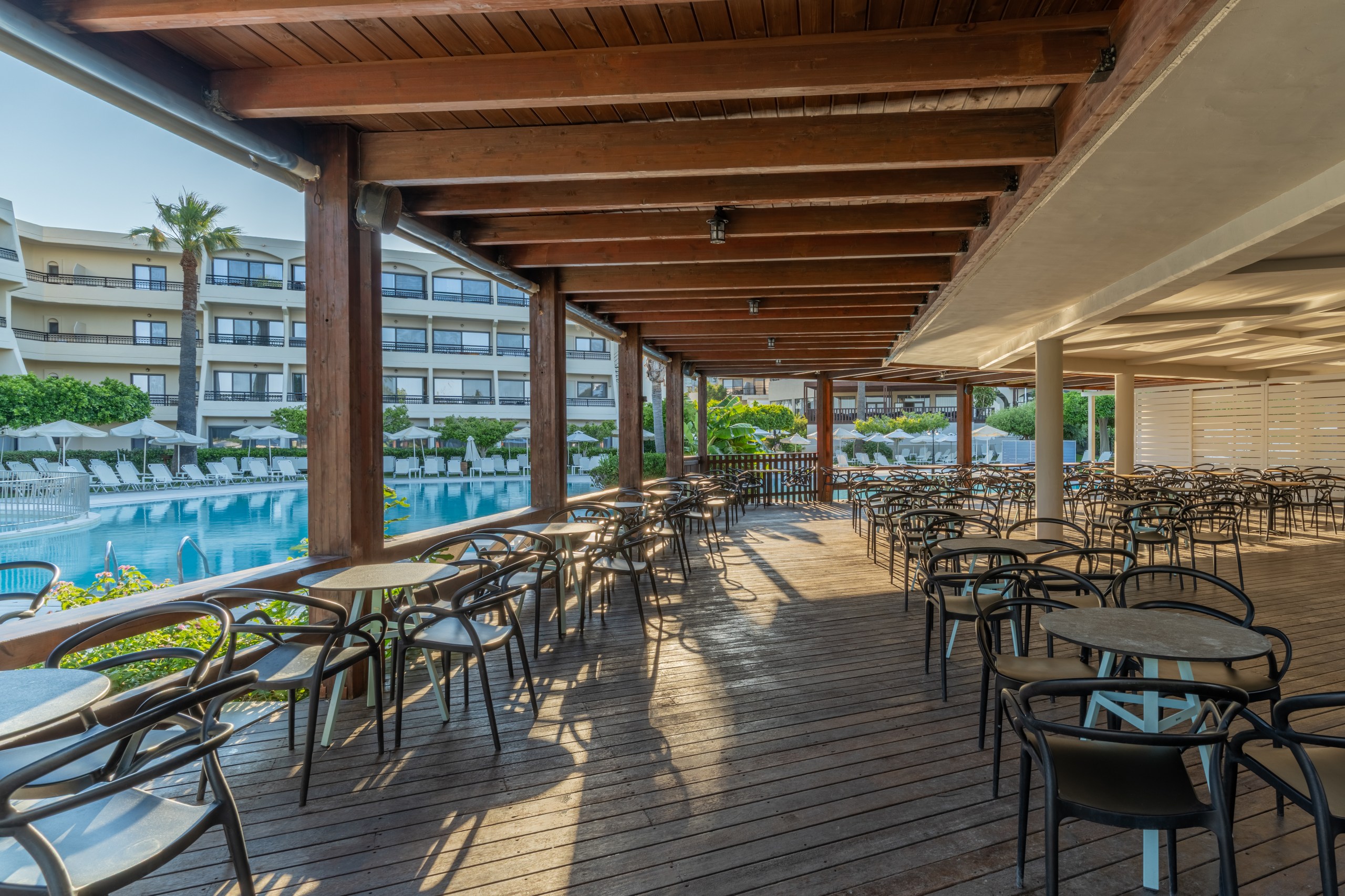 POOL BAR