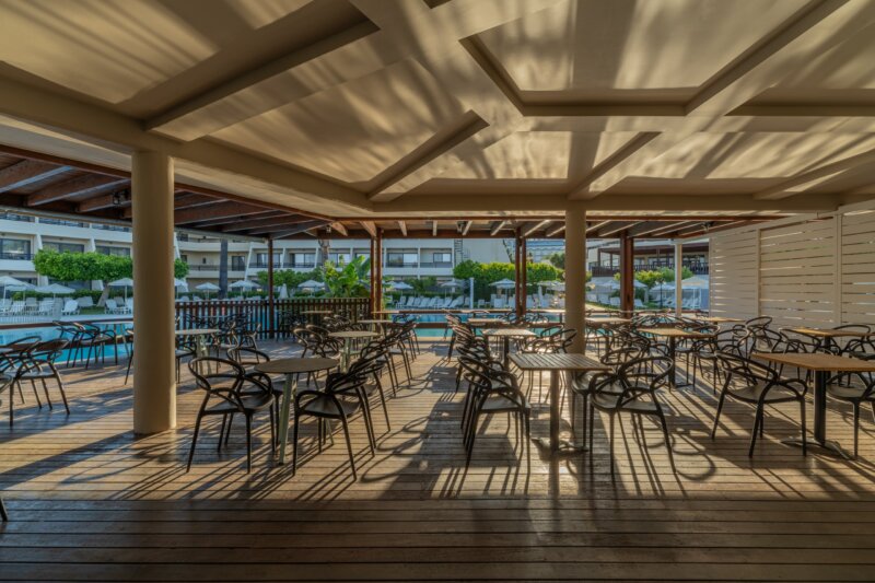 Dining & Bars